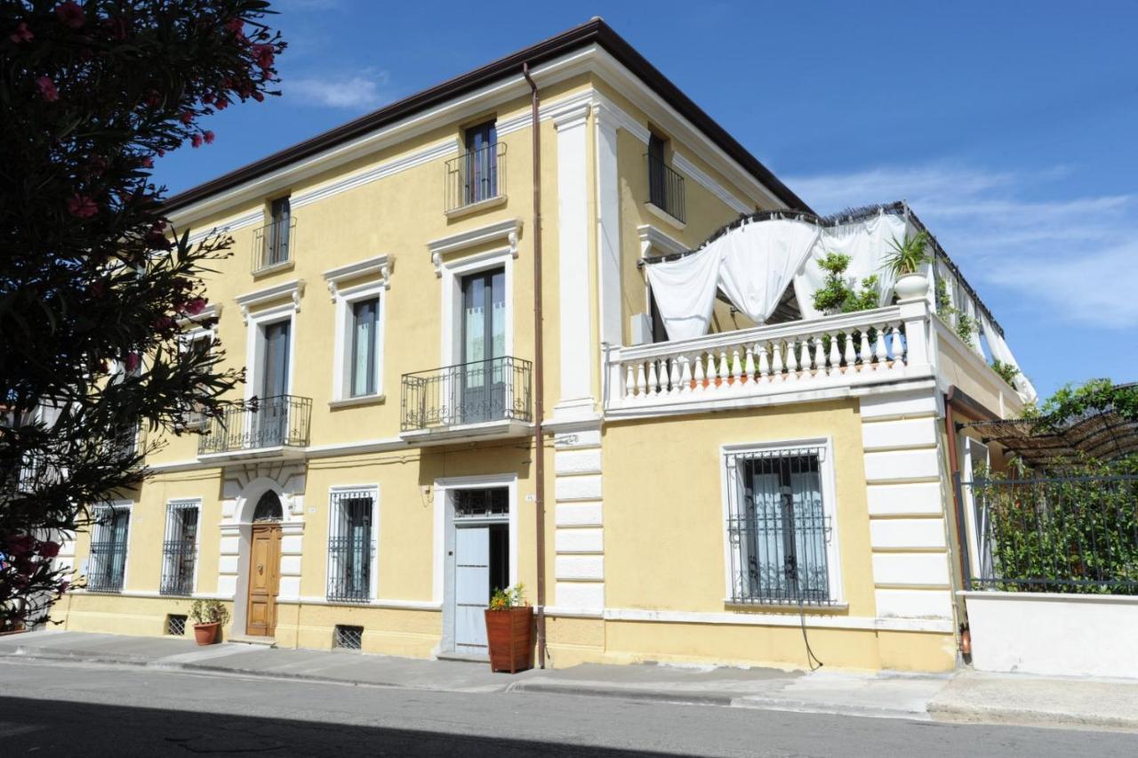 Vaccarizzo AlbanesePalazzo Scura住宿加早餐旅馆 外观 照片