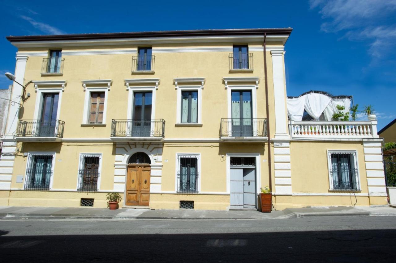 Vaccarizzo AlbanesePalazzo Scura住宿加早餐旅馆 外观 照片